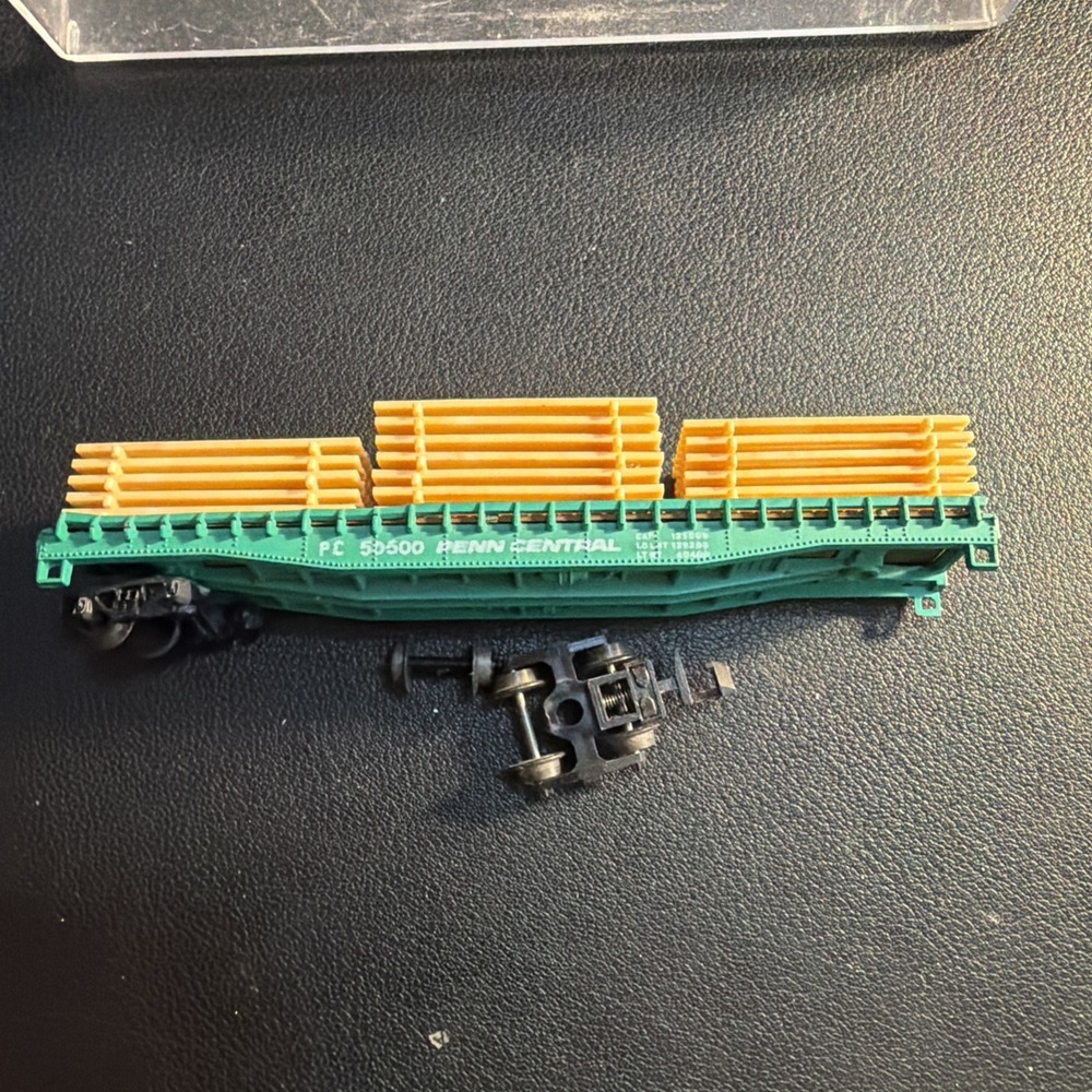 Bachmann N Scale 51' Penn Central Pulpwood Freight Car